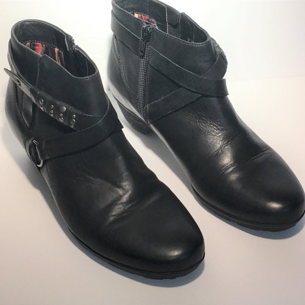 Abeo womens rivet boots